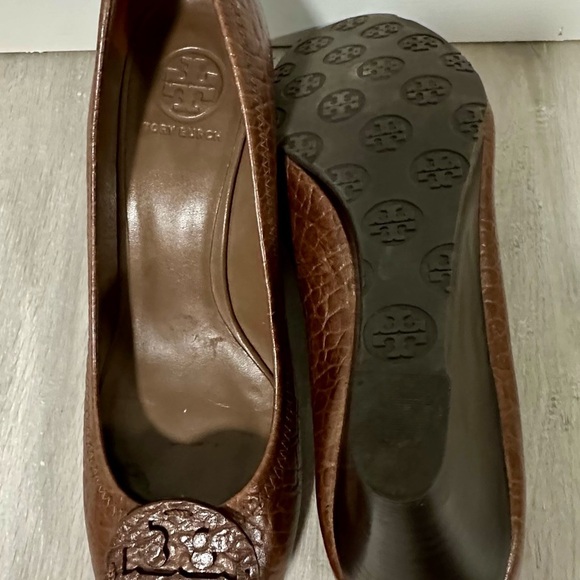 Tory Burch Leather Wedge Pumps Brown size 10 1/2 - Picture 9 of 12